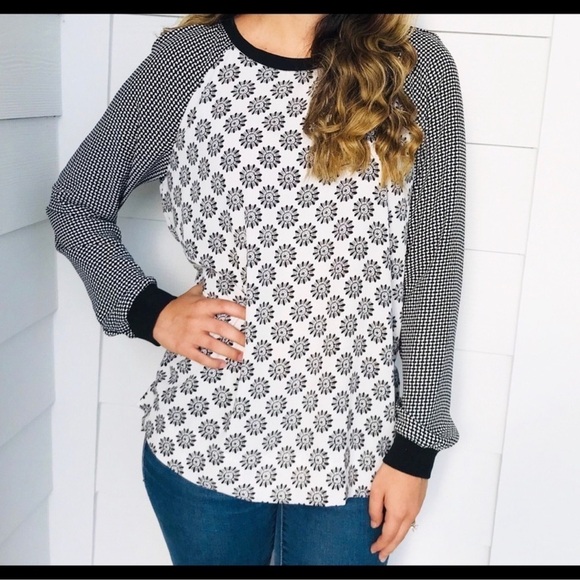 LOFT Black and White Mixed Print Long Sleeve Top Sz S - Picture 12 of 12